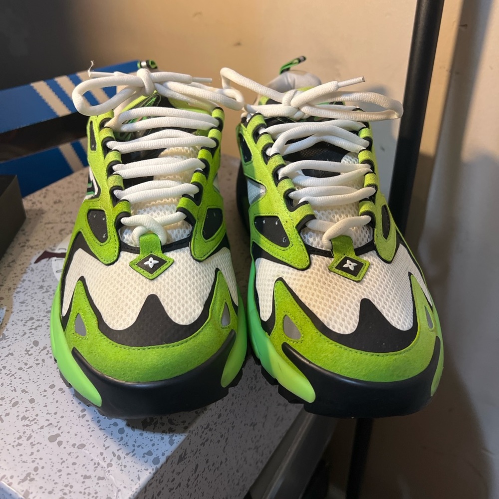 Louis Vuitton tactic runner